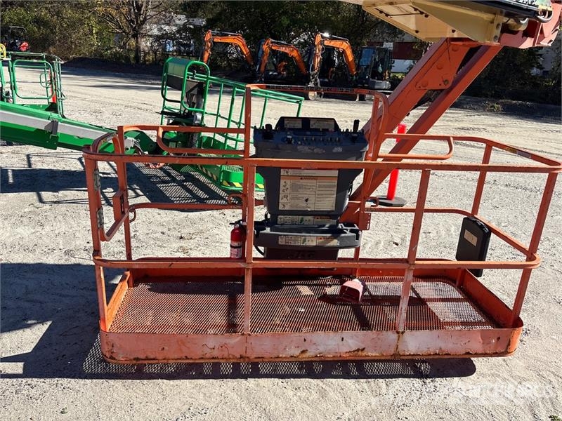 JLG 1350SJP 4WD Diesel Telescopic Boom Lift - Factory Plataformas con brazo de elevación telescópico