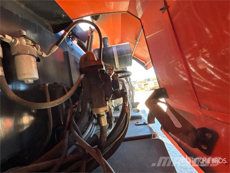 JLG 1350SJP 4WD Diesel Telescopic Boom Lift - Factory Plataformas con brazo de elevación telescópico