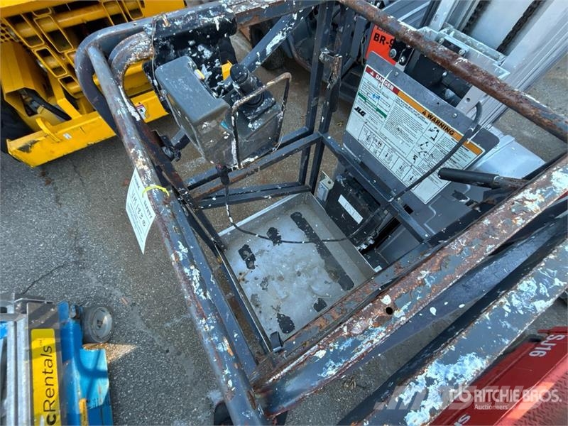 JLG 20MVL Vertical Mast Lift (Inoperable) Vertikālie pacēlāji