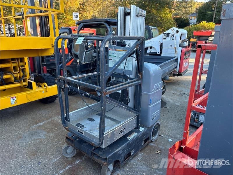JLG 20MVL Vertical Mast Lift (Inoperable) Vertikālie pacēlāji