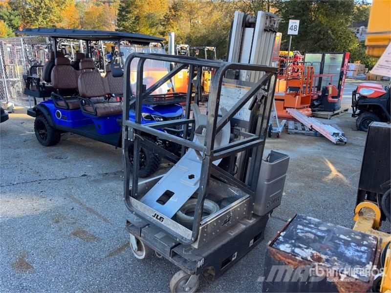 JLG 20MVL Vertical Mast Lift (Inoperable) رافعات السارية الرأسية