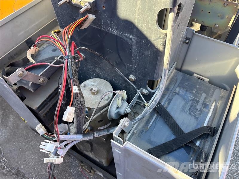 JLG 20MVL Vertical Mast Lift (Inoperable) 垂直昇降型リフト