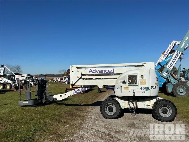 JLG 450A Series II 4WD Dual Fuel Articulating Boom Lif Kuukulkijat