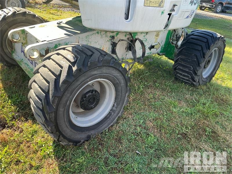 JLG 450A Series II 4WD Dual Fuel Articulating Boom Lif Kuukulkijat