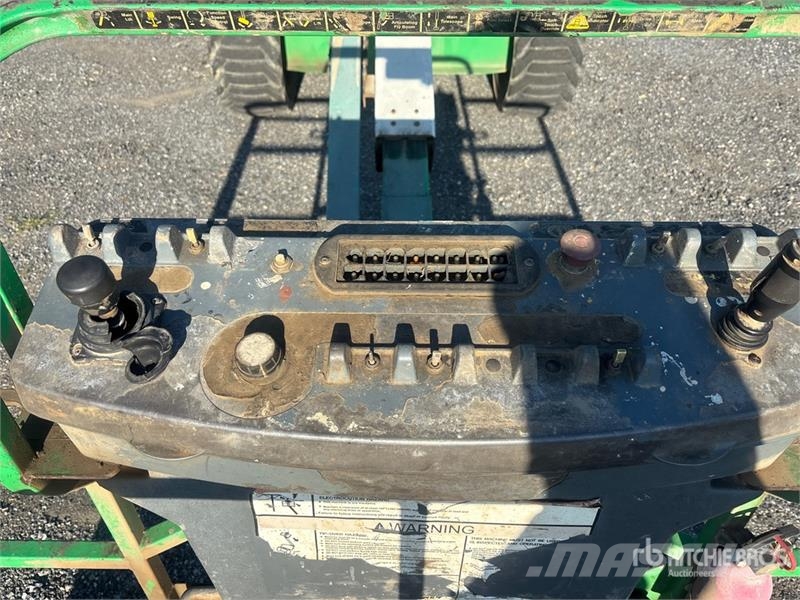 JLG 450A Series II 4WD Dual Fuel Articulating Boom Lif Nacelles articulées