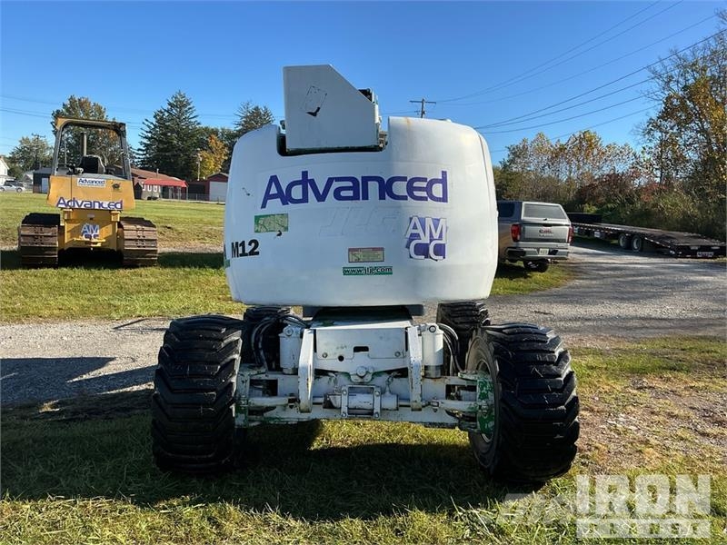 JLG 450A Series II 4WD Dual Fuel Articulating Boom Lif Kuukulkijat