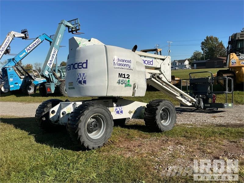 JLG 450A Series II 4WD Dual Fuel Articulating Boom Lif Kuukulkijat