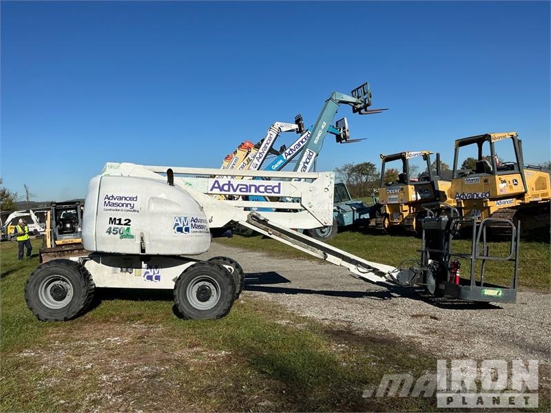 JLG 450A Series II 4WD Dual Fuel Articulating Boom Lif Kuukulkijat