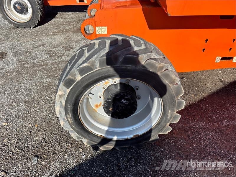 JLG 800 AJ 4WD Diesel Articulating Boom Lift (Inoperab Bomlifte med knækarm