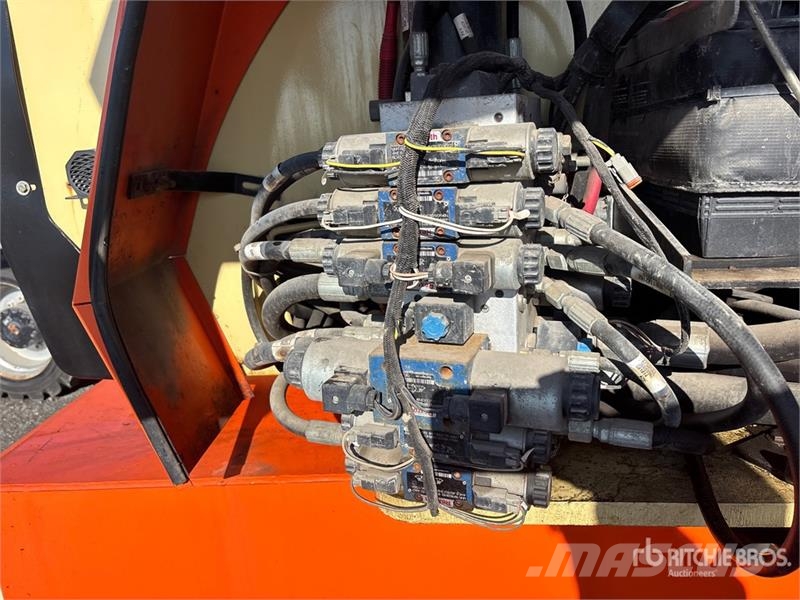 JLG 800 AJ 4WD Diesel Articulating Boom Lift (Inoperab Bomlifte med knækarm