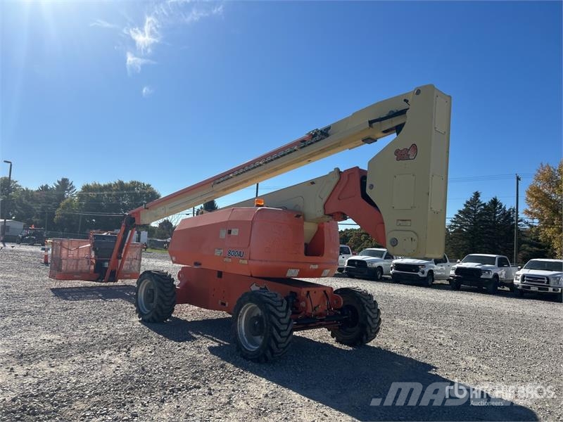 JLG 800AJ 4WD Diesel Articulating Boom Lift 曲臂高空工作平台