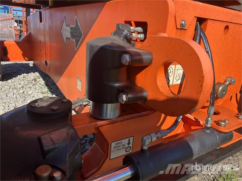 JLG 800AJ 4WD Diesel Articulating Boom Lift 曲臂高空工作平台