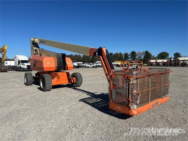 JLG 800AJ 4WD Diesel Articulating Boom Lift 曲臂高空工作平台