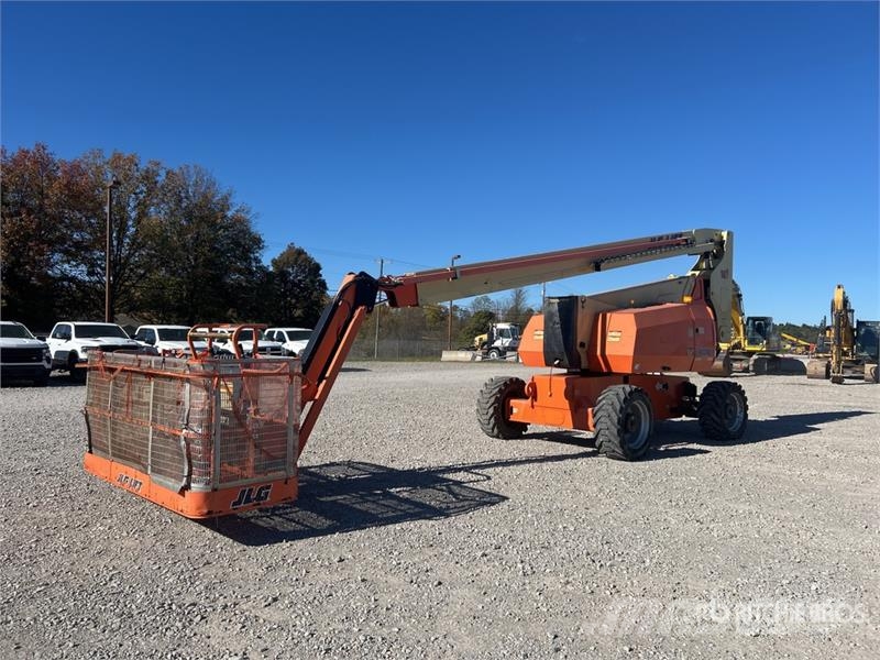 JLG 800AJ 4WD Diesel Articulating Boom Lift 曲臂高空工作平台