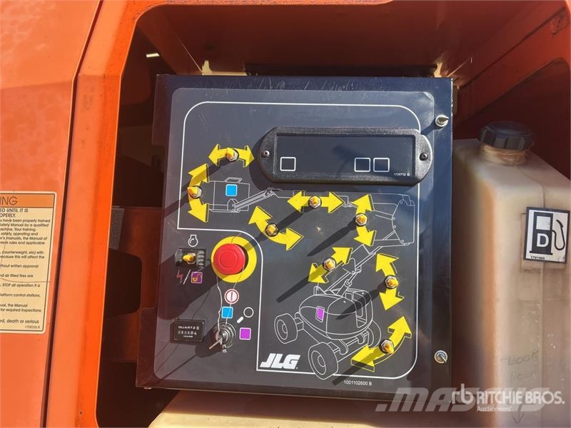 JLG 800AJ 4WD Diesel Articulating Boom Lift 曲臂高空工作平台