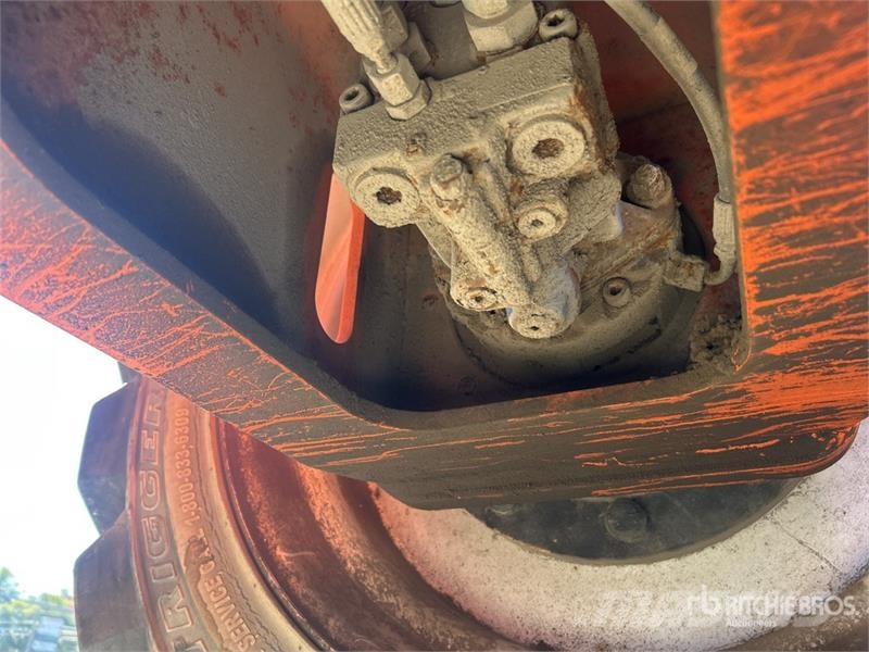 JLG 800AJ 4WD Diesel Articulating Boom Lift 曲臂高空工作平台