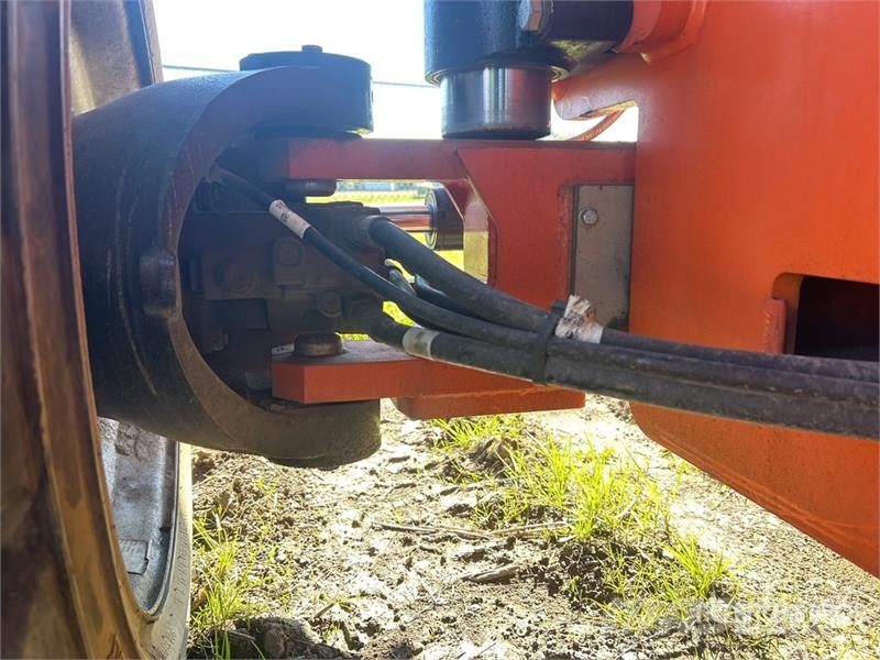 JLG 800AJ 4WD Diesel Articulating Boom Lift 曲臂高空工作平台