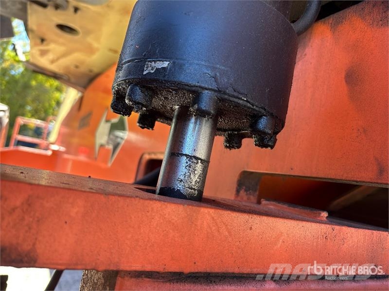 JLG 800S 4WD Diesel Telescopic Boom Lift ブームリフト 直伸型