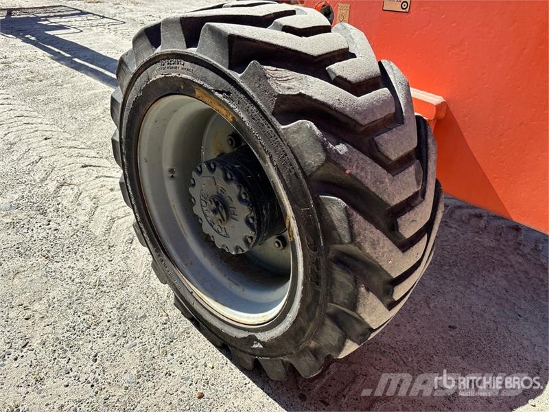 JLG 800S 4WD Diesel Telescopic Boom Lift ブームリフト 直伸型