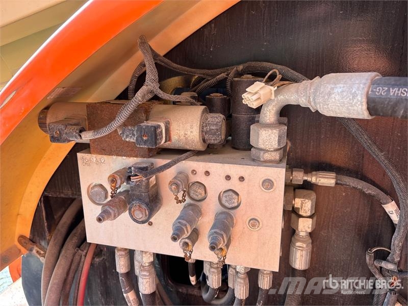 JLG 800S 4WD Diesel Telescopic Boom Lift - Factory Rec Plataformas con brazo de elevación telescópico