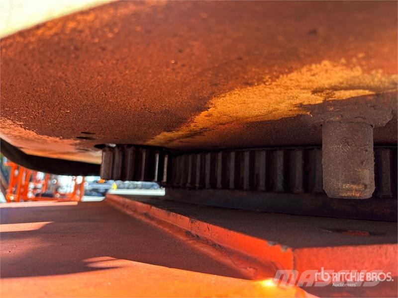 JLG 800S 4WD Diesel Telescopic Boom Lift ブームリフト 直伸型
