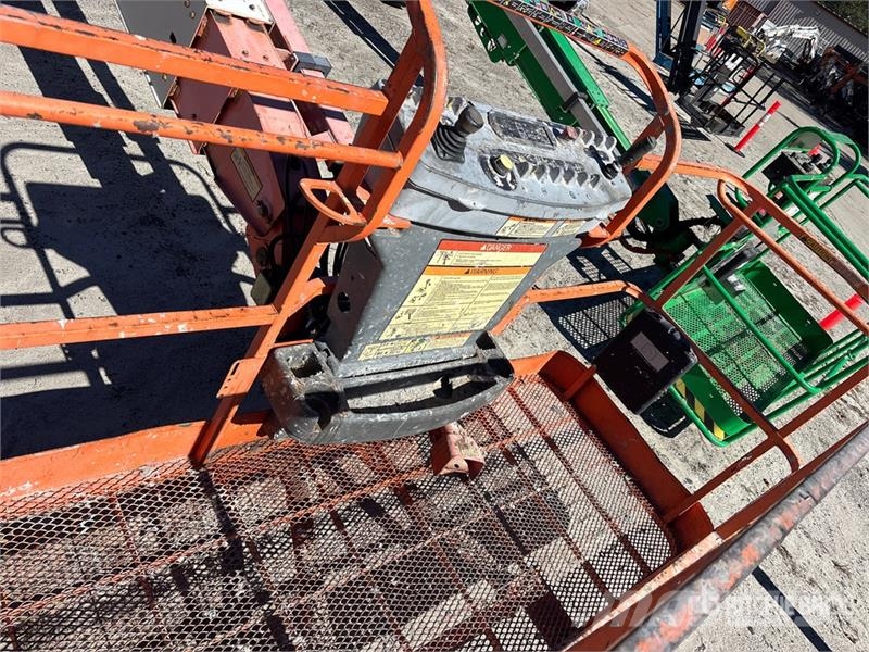 JLG 800S 4WD Diesel Telescopic Boom Lift ブームリフト 直伸型