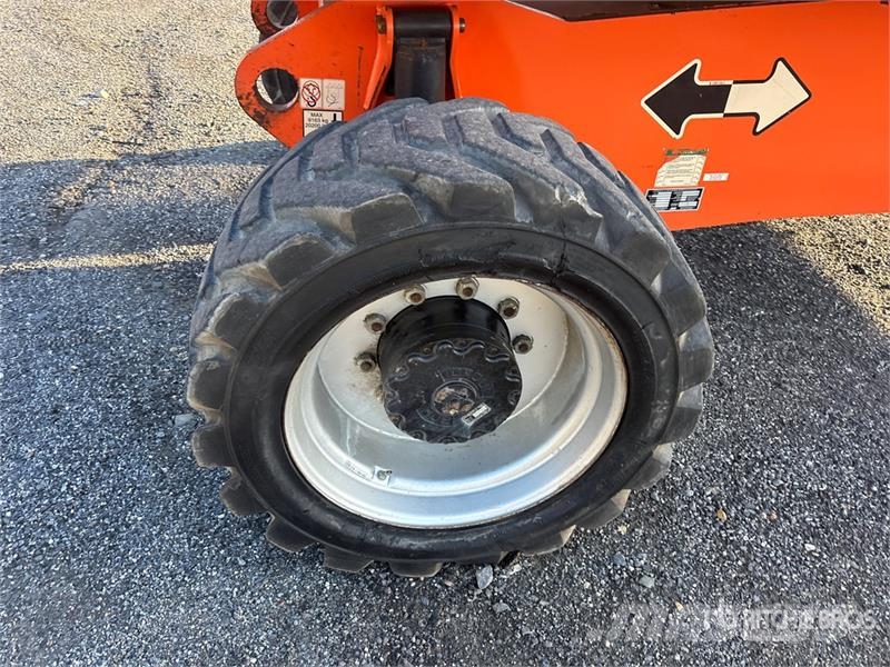 JLG 860SJ 4WD Diesel Articulating Boom Lift Articulated boom lifts