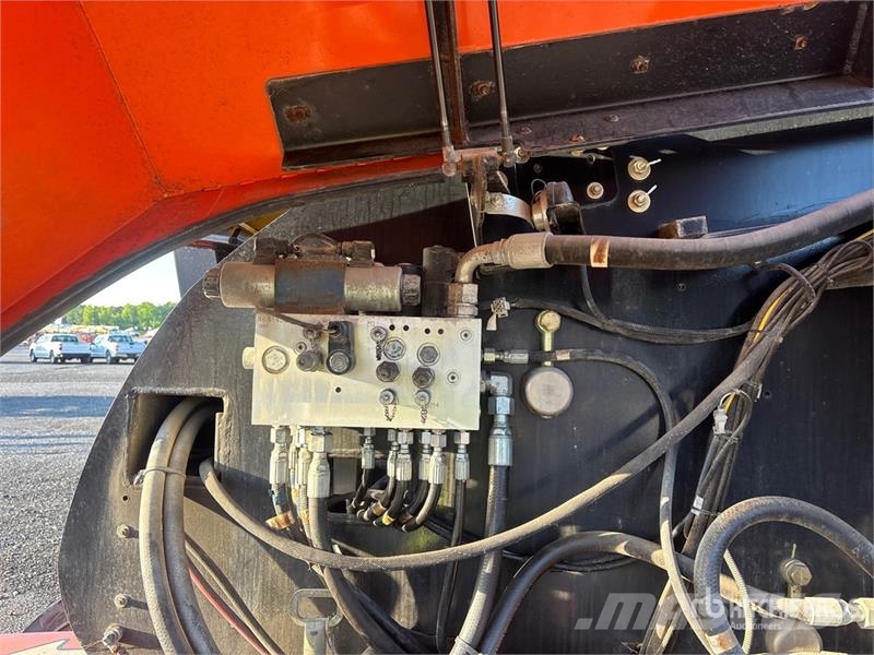 JLG 860SJ 4WD Diesel Articulating Boom Lift Articulated boom lifts