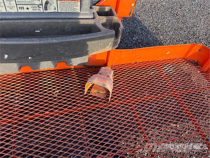 JLG 860SJ 4WD Diesel Articulating Boom Lift Articulated boom lifts