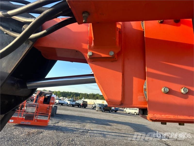 JLG 860SJ 4WD Diesel Articulating Boom Lift Articulated boom lifts