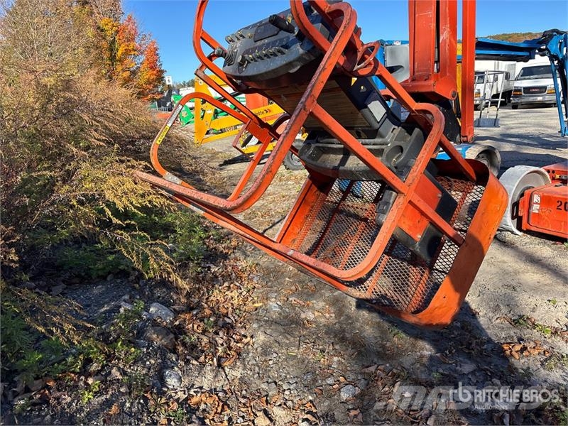 JLG E300 AJP 2WD Electric Articulating Boom Lift (Inop Zglobne dvižne ploščadi