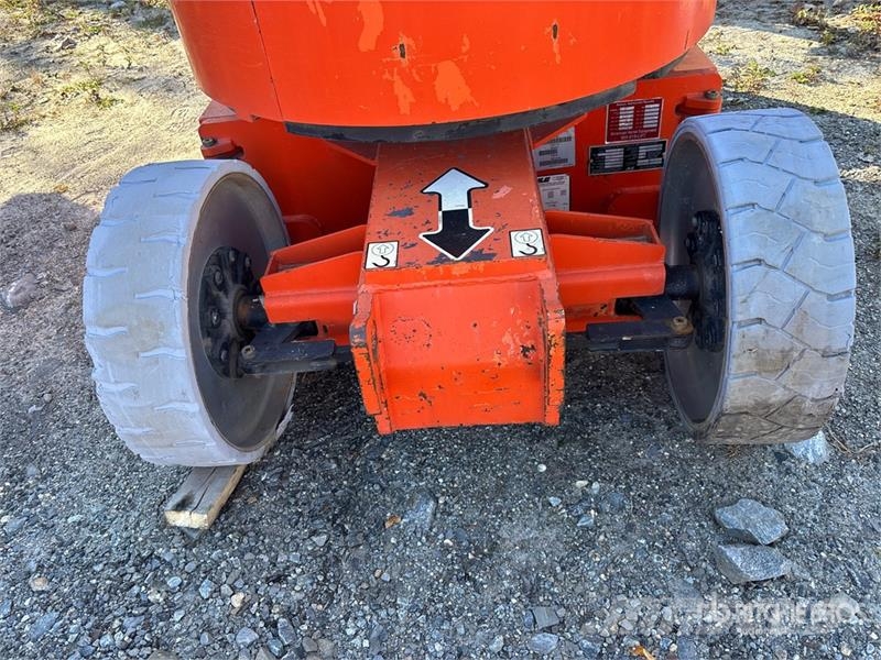 JLG E300 AJP 2WD Electric Articulating Boom Lift (Inop Zglobne dvižne ploščadi