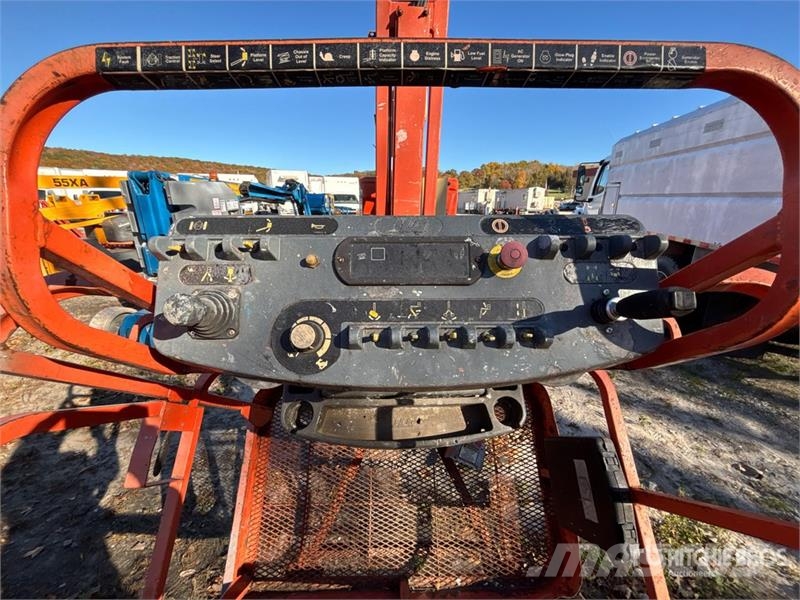JLG E300 AJP 2WD Electric Articulating Boom Lift (Inop Zglobne dvižne ploščadi