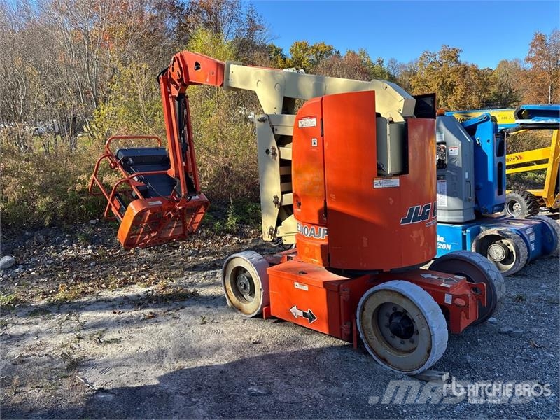 JLG E300 AJP 2WD Electric Articulating Boom Lift (Inop Zglobne dvižne ploščadi