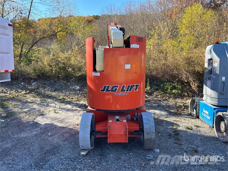 JLG E300 AJP 2WD Electric Articulating Boom Lift (Inop Zglobne dvižne ploščadi