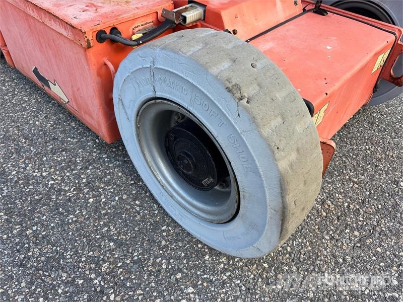 JLG E300AJP 2WD Electric Articulating Boom Lift Piattaforme a braccio articolato