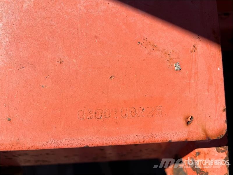 JLG E300AJP 2WD Electric Articulating Boom Lift رافعات سلة مفصلية