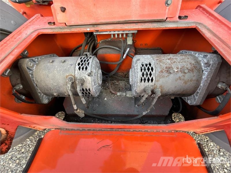 JLG E300AJP 2WD Electric Articulating Boom Lift Piattaforme a braccio articolato