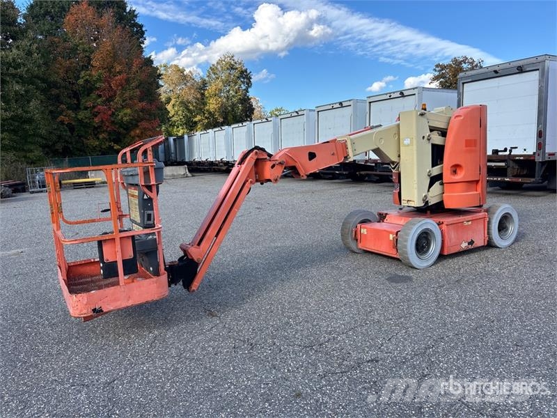 JLG E300AJP 2WD Electric Articulating Boom Lift Piattaforme a braccio articolato