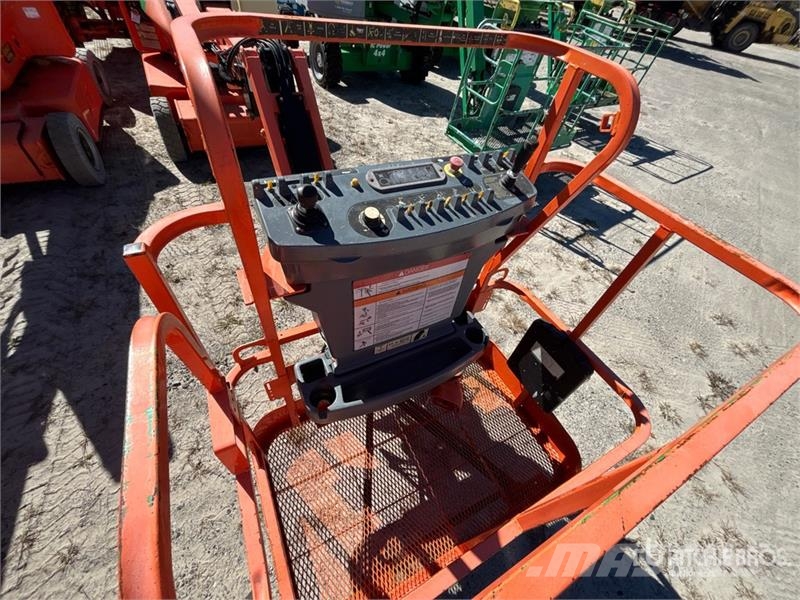 JLG E400AJPN 2WD Electric Articulating Boom Lift 曲臂高空工作平台