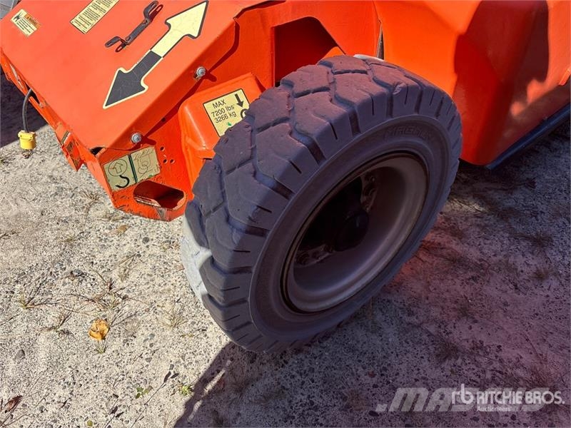 JLG E400AJPN 2WD Electric Articulating Boom Lift ブームリフト 屈伸型