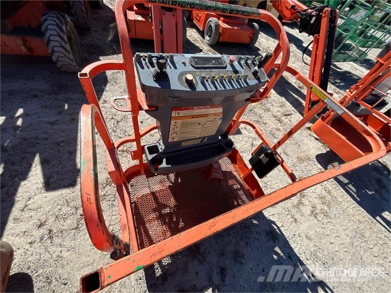JLG E400AJPN 2WD Electric Articulating Boom Lift ブームリフト 屈伸型