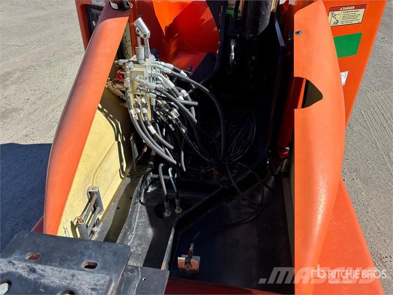 JLG E400AJPN 2WD Electric Articulating Boom Lift 曲臂高空工作平台