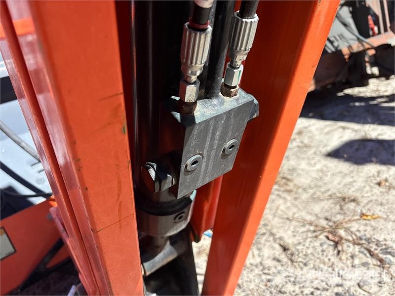 JLG E400AJPN 2WD Electric Articulating Boom Lift ブームリフト 屈伸型