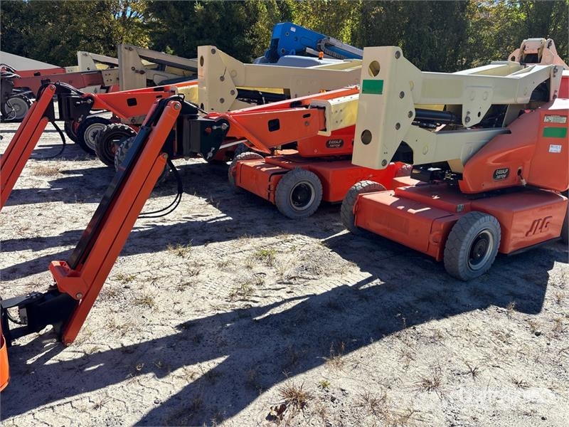 JLG E400AJPN 2WD Electric Articulating Boom Lift Plataformas elevatórias articuladas
