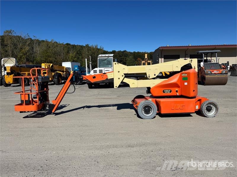 JLG E400AJPN 2WD Electric Articulating Boom Lift Plataformas elevatórias articuladas