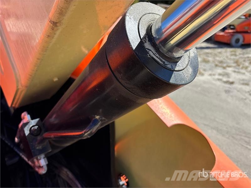 JLG E400AJPN 2WD Electric Articulating Boom Lift Plataformas elevatórias articuladas