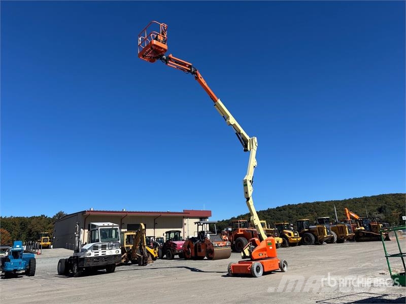 JLG E400AJPN 2WD Electric Articulating Boom Lift 曲臂高空工作平台