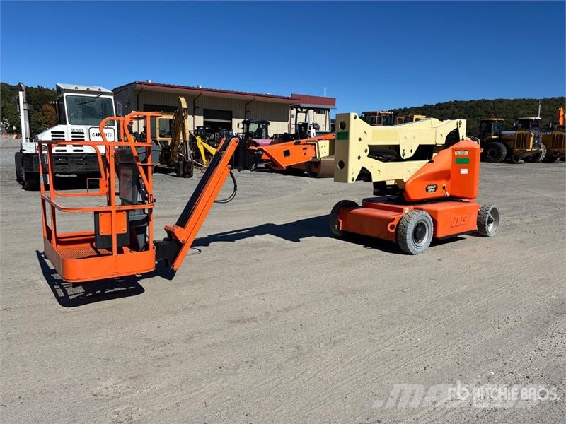 JLG E400AJPN 2WD Electric Articulating Boom Lift Plataformas elevatórias articuladas