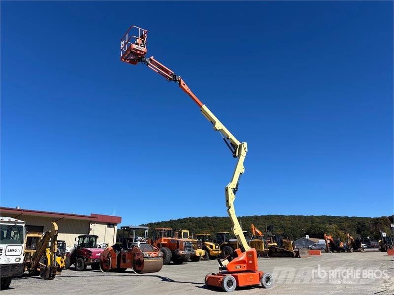 JLG E400AJPN 2WD Electric Articulating Boom Lift ブームリフト 屈伸型